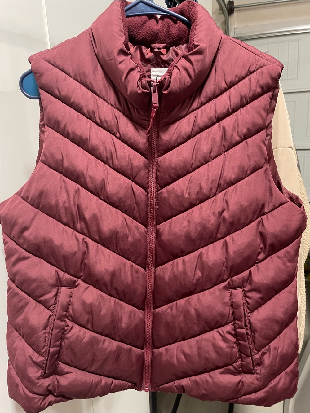 GAP Quilted Sleeveless Puffer Vest in Wine